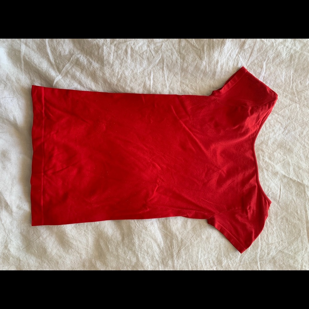 Basic Red Top - Picture 3 of 3